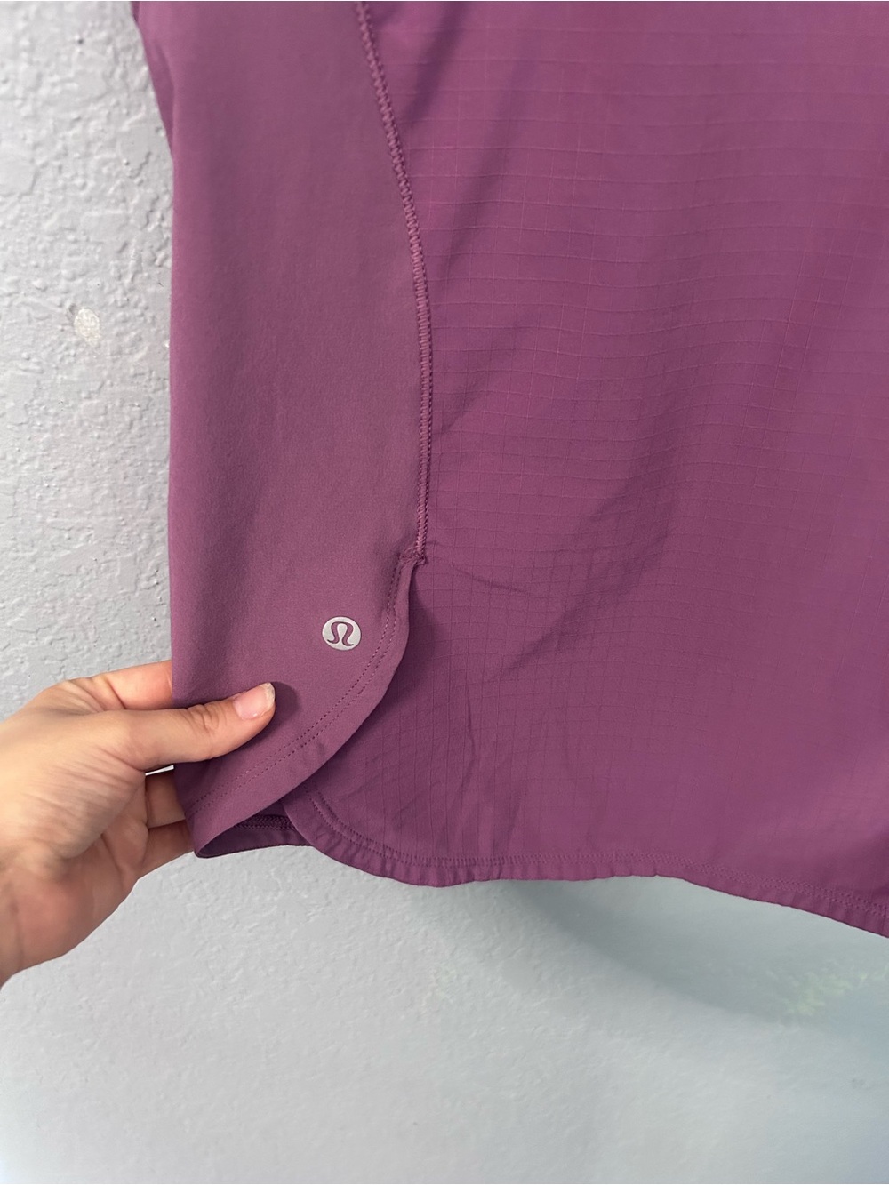 Lululemon Lightweight Stretch Run Shirt - Picture 7 of 9